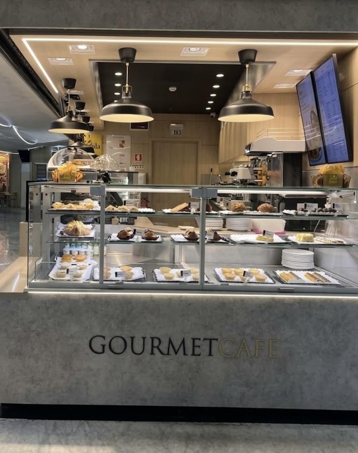 Café Gourmet — balcão de doces